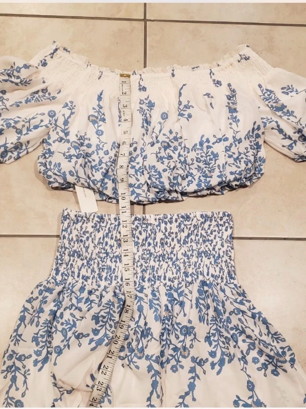 Commense floral off shoulder crop top and cinching skirt set - Picture 7 of 8